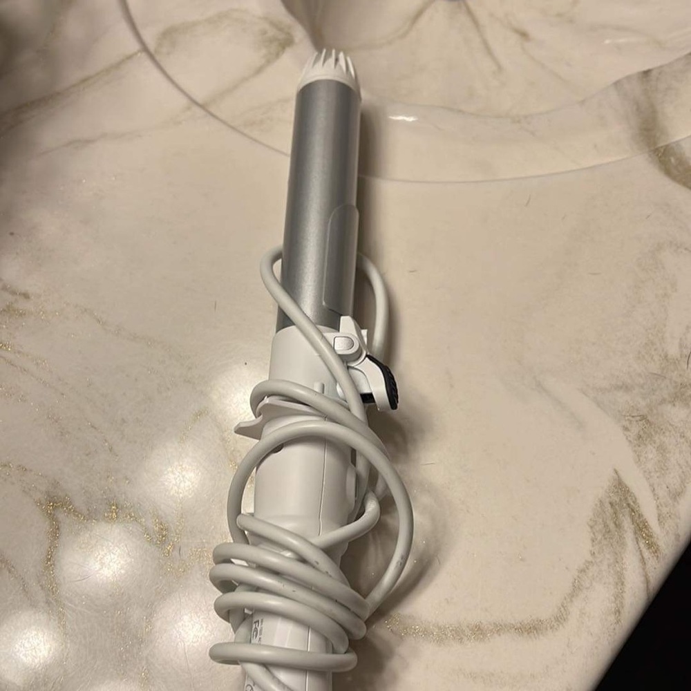 Monat Push to Curl Wand